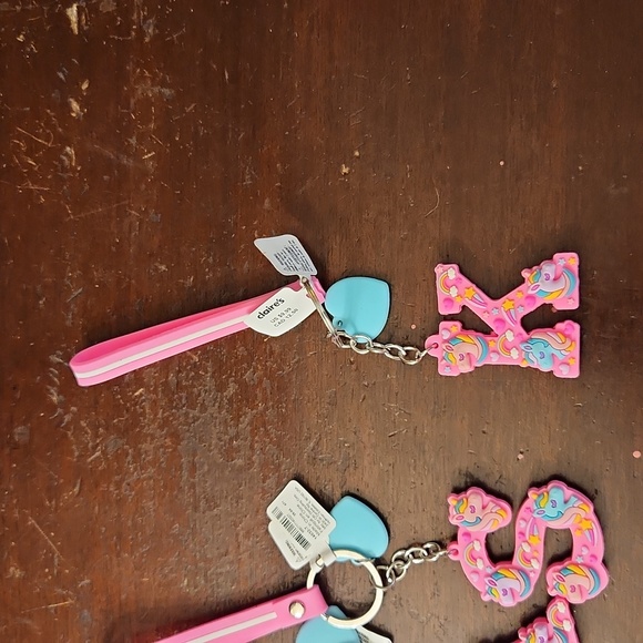 CLAIRS HOT PINK UNICORN LETTER KEY CHAINS - Picture 6 of 7